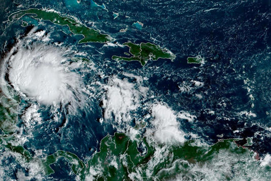 “Lisa” ya es huracán categoría 1, se dirige desde Belice al sureste mexicano