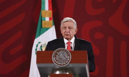 Parlamentarios peruanos piden declarar ‘persona non grata’ al senil presidente López Obrador
