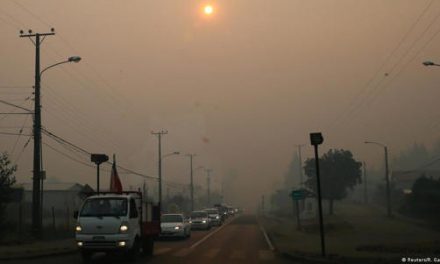 Chile: alerta sanitaria en Santiago por densa nube de humo