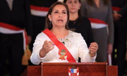 Congresistas de Perú anuncian una denuncia constitucional contra Dina Boluarte