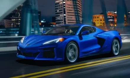 GM lanza la versión hibrida del Corvette coincidiendo con su septuagésimo aniversario