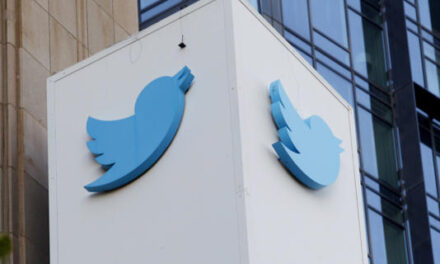 Twitter estudia vender 3.000 millones de dólares en acciones para pagar deuda, según WSJ