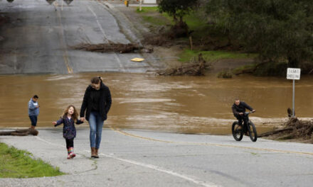 California sigue en alerta por las tormentas que dejan ya 14 muertos