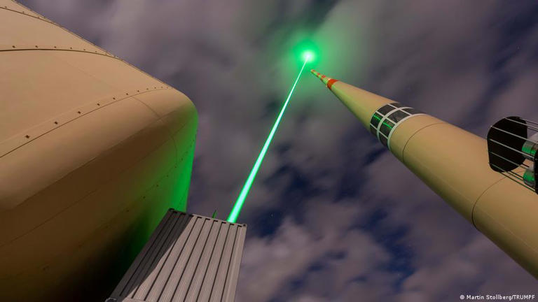 Científicos desarrollan un potente láser capaz de cambiar la dirección de los rayos