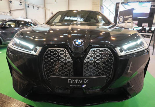 BMW anuncia millonaria inversión en México