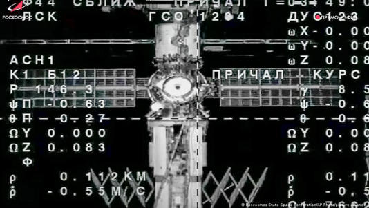 Nave rusa se acopla a ISS para reemplazar cápsula dañada