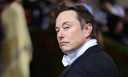Despide Elon Musk a empleado por decirle que ya no es tan popular tras pérdida de interés de personas en leer al magnate