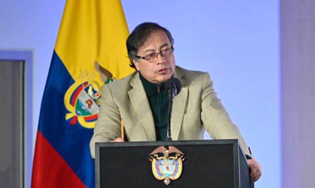 En Colombia las cosas no están bien. Presidente Gustavo Petro pide la renuncia de todo su gabinete
