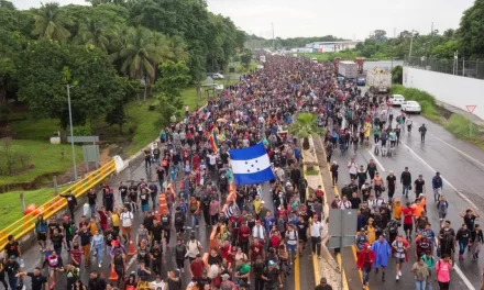 Sale caravana migrante en sur de México para exigir justicia