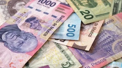 Peso mexicano avanza tras conocerse ralentización de la economía estadounidense