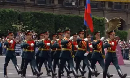 Participación de militares rusos en desfile por la independencia y un narco encienden críticas en México