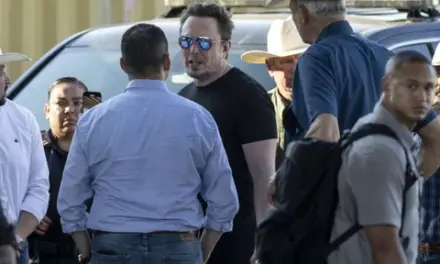 Elon Musk visita frontera entre Texas y México y se pronuncia sobre la cuestión migratoria