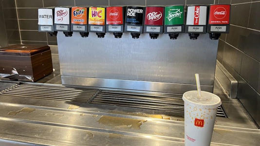 McDonald’s se deshace de las máquinas de autoservicio de refrescos
