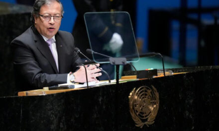 Gobierno colombiano difunde video manipulado de Petro en la ONU para incluir aplausos
