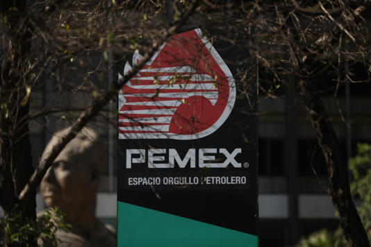 Fitch: apoyo de Gobierno de López Obrador a Pemex es insuficiente ante deuda de 81.500 millones de dólares