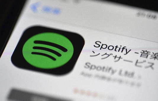 Que Spotify usará inteligencia artificial para doblar pódcast al español