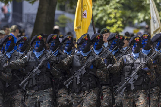 Guatemala blinda con 2.000 soldados la frontera con México