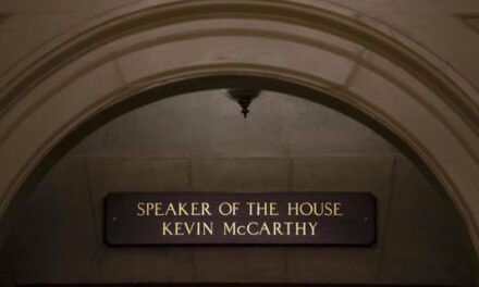 🛑EEUU: Cámara baja paralizada tras destitución de McCarthy; republicanos buscan nuevo líder