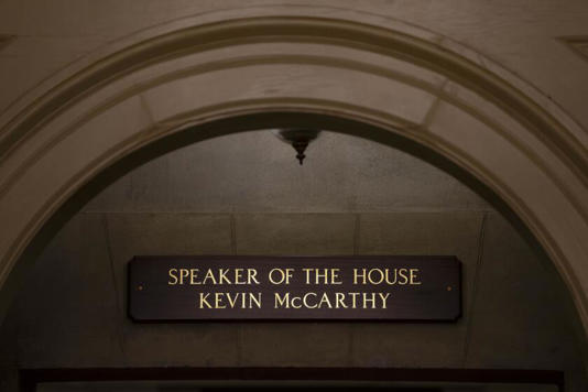 🛑EEUU: Cámara baja paralizada tras destitución de McCarthy; republicanos buscan nuevo líder