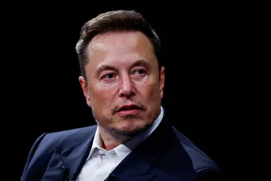Elon Musk pierde 24 mil millones de dólares tras caída de acciones de Tesla