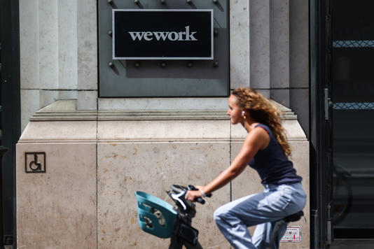 El ícono del “coworking” WeWork deja de cotizar en Wall Street entre rumores de bancarrota