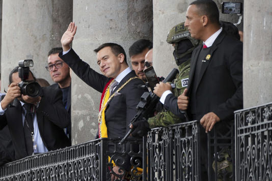 Presidente de Ecuador dispone eliminación de tabla de parámetros para portar drogas