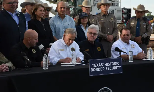 Arrestos y deportaciones son posibles según nueva ley antiinmigrante de Texas, ¿qué más dice?