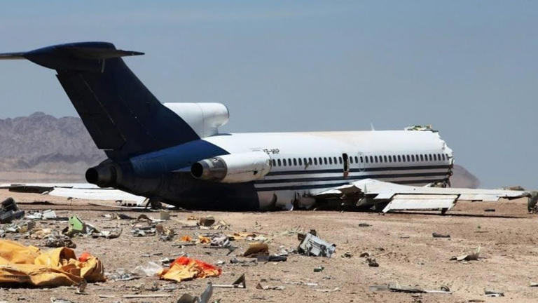 ¿Es posible sobrevivir a un accidente de avión? Este experimento demostró que sí