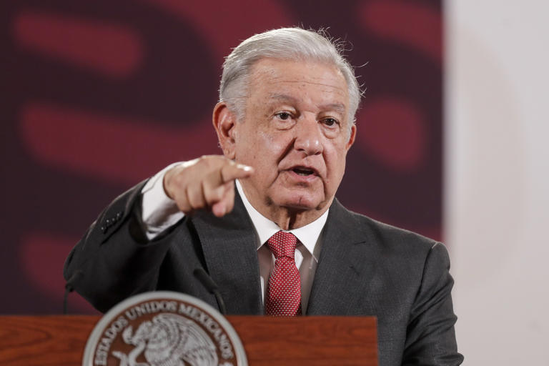 Sí lo doblaron de nuevo. López Obrador niega haber endurecido las medidas migratorias por presiones de Estados Unidos