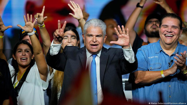 Mulino lidera elección en Panamá con el 50% del escrutinio